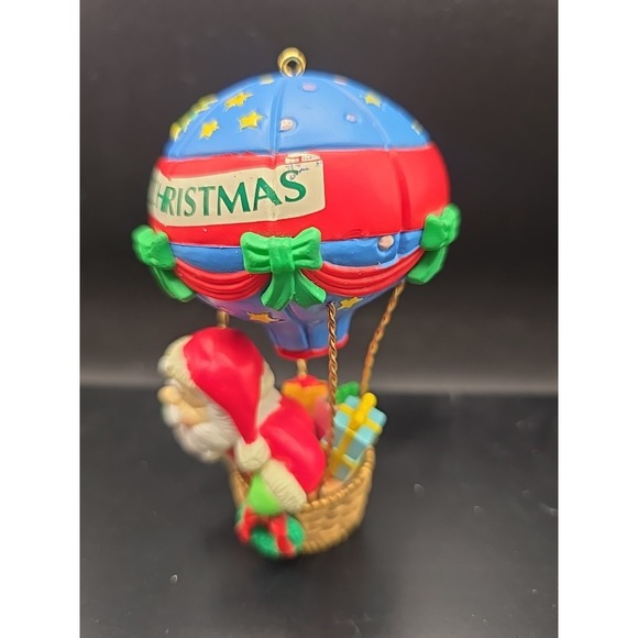 SMALL SANTA IN HOT AIR BALLOON CHRISTMAS RESIN ORNAMENT‎ - Picture 4 of 5